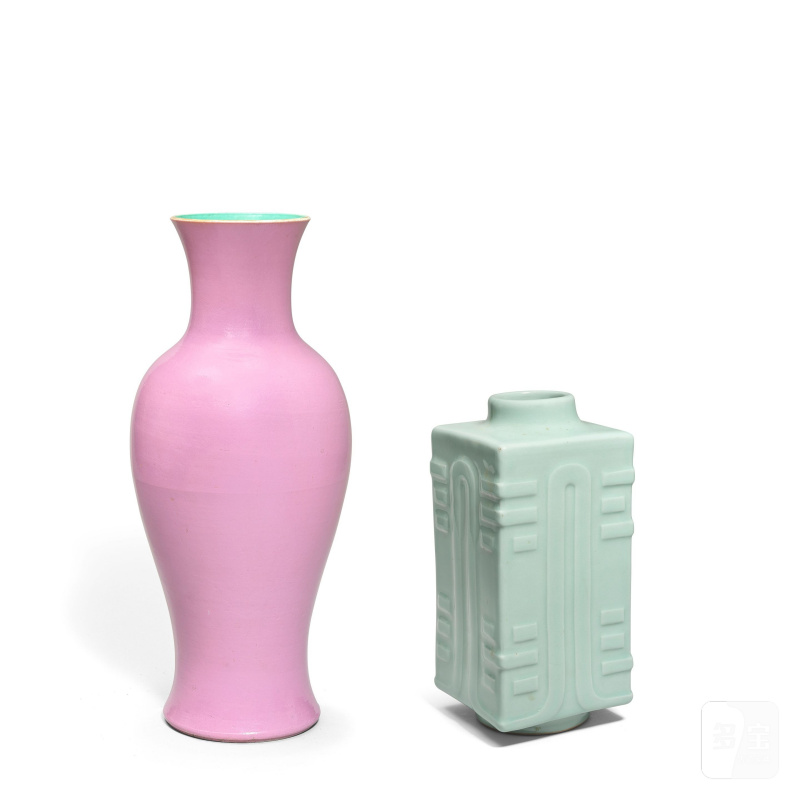 二十世紀 胭脂紅釉瓶及青釉琮式瓶 | A PINK ENAMELLED VASE AND A CELADON FANGCONG - 图6